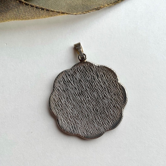 Vintage damascene scalloped pendant - Picture 4 of 6